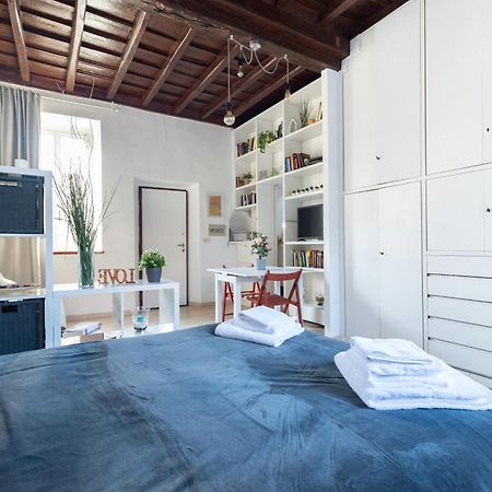 Cozy studio Campo de Fiori Roma Esterno foto
